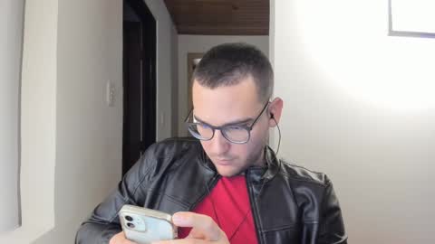 Snapshot of vito_ferrero chatting on February 2025 12:38:02 AM Vito Ferrer online show from February 2025 12:38:02 AM