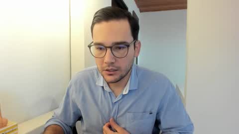 Vito Ferrer online show from November 2025 11:41:01 AM