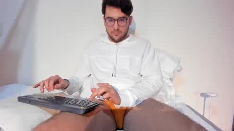 Vito Ferrer online show from January 2026 12:43:01 PM