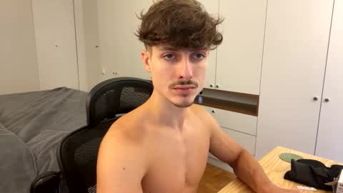 vitoraugustoxxx online show from December 2025 12:11:02 PM