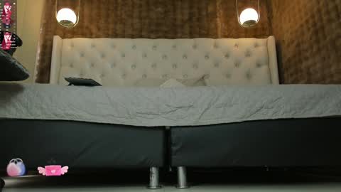 VittaaaPlease help me with your thumbs up its important  online show from January 2025 04:36:02 PM