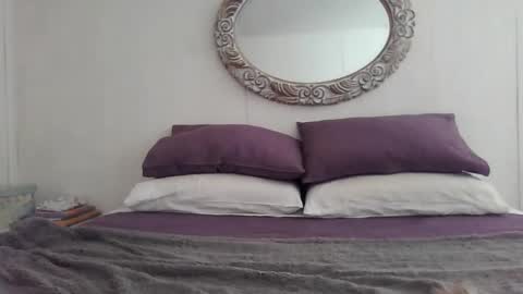 Snapshot of vivi_bee chatting on December 2024 01:44:01 PM vivian online show from December 2024 01:44:01 PM