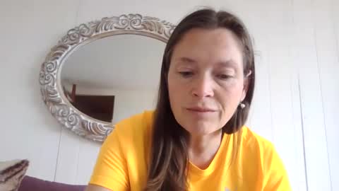 Snapshot of vivi_bee chatting on October 2025 05:02:02 PM vivian online show from October 2025 05:02:02 PM