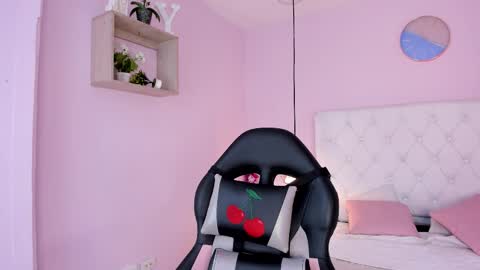 Vivi online show from November 2025 03:53:02 AM