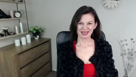 Vivian online show from December 2024 03:57:02 PM