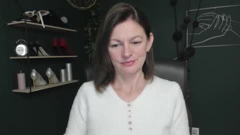 Vivian online show from October 2025 06:16:02 AM