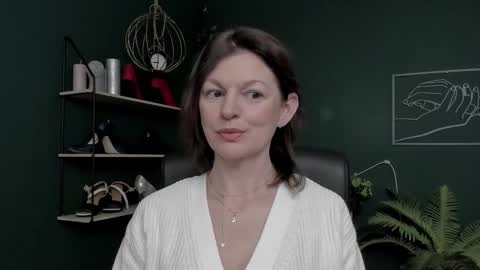 Vivian online show from November 2025 06:46:02 AM