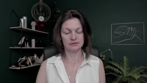 Vivian online show from December 2025 08:20:02 AM