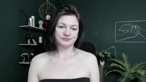 Snapshot of vivian_dream chatting on May 2026 11:39:02 AM Vivian online show from May 2026 11:39:02 AM
