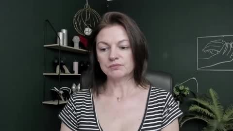 Snapshot of vivian_dream chatting on May 2026 08:44:02 AM Vivian online show from May 2026 08:44:02 AM