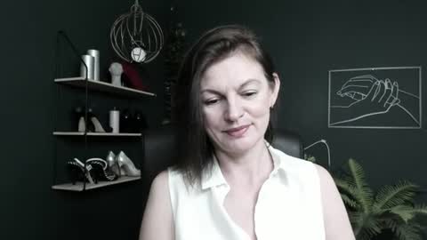 Snapshot of vivian_dream chatting on June 2026 06:36:02 AM Vivian online show from June 2026 06:36:02 AM