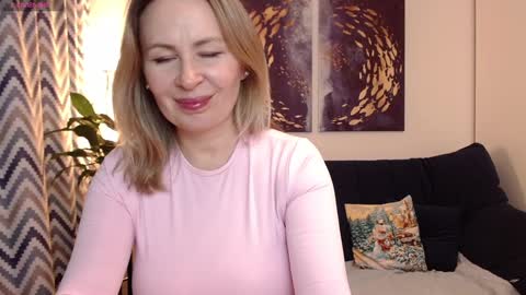 Vivian online show from December 2024 06:17:02 PM