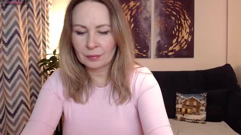 Vivian online show from February 2025 06:21:01 PM