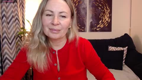 Vivian online show from October 2025 05:45:02 PM