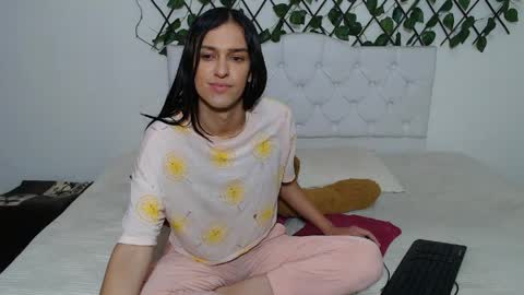 instagram Viviana73215 online show from April 2026 12:20:01 PM