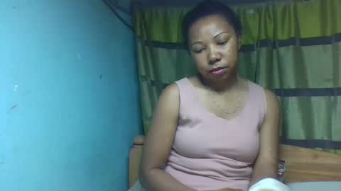 viviane0812 online show from October 2025 04:31:02 PM