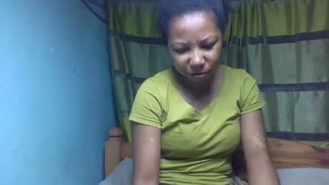 viviane0812 online show from December 2025 05:32:01 PM