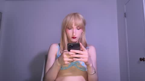 vivian layy online show from June 2026 12:46:02 AM
