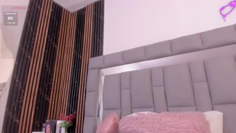 Snapshot of vivianne_scott chatting on November 2025 12:11:01 PM Vivi online show from November 2025 12:11:01 PM