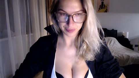 Snapshot of vivica_coke chatting on January 2025 05:16:01 AM VI online show from January 2025 05:16:01 AM