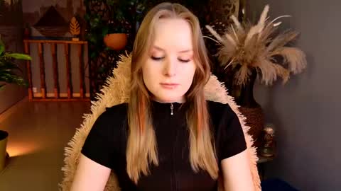 Vivien online show from May 2026 05:47:01 AM
