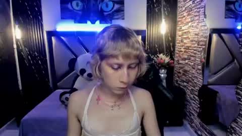 Snapshot of vivienne_hadid chatting on July 2026 08:05:01 PM vivienne hadid online show from July 2026 08:05:01 PM
