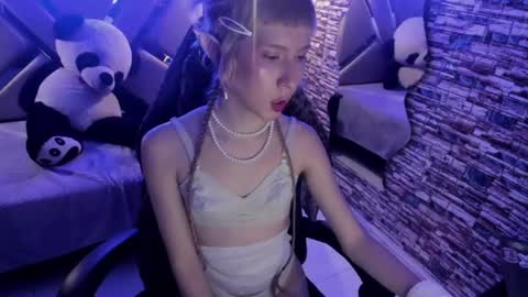Snapshot of vivienne_hadid chatting on July 2026 10:14:02 PM vivienne hadid online show from July 2026 10:14:02 PM