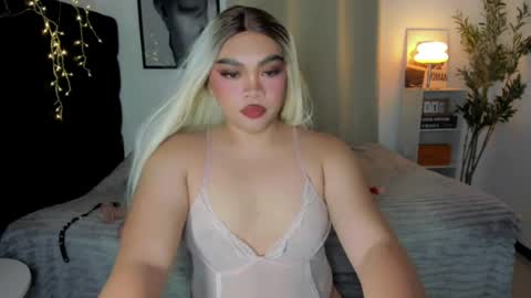 Snapshot of vivienne_monroe chatting on July 2026 03:15:01 AM vivienne_monroe online show from July 2026 03:15:01 AM