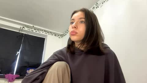 Vivi online show from October 2025 07:10:02 AM