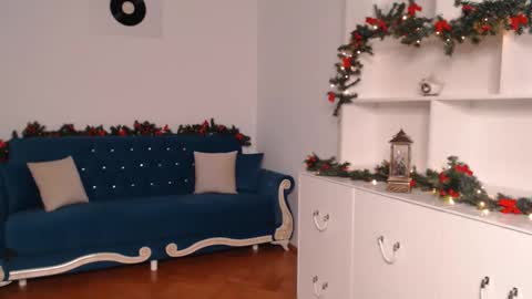 Vivienne online show from December 2024 05:22:02 PM