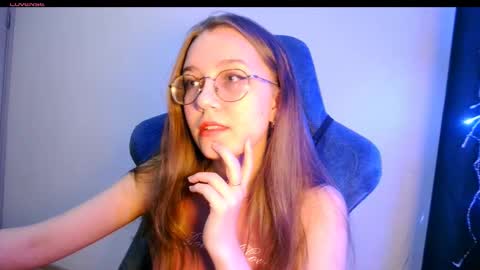 vivivivikkie online show from March 2026 09:30:02 PM