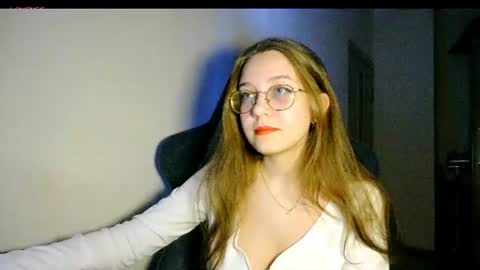vivivivikkie online show from July 2026 09:50:02 PM