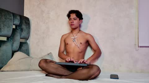 vix_hot online show from May 2026 07:41:01 PM