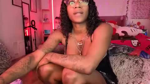 Snapshot of vixencapri chatting on March 2026 06:37:01 PM Vixen Capri online show from March 2026 06:37:01 PM