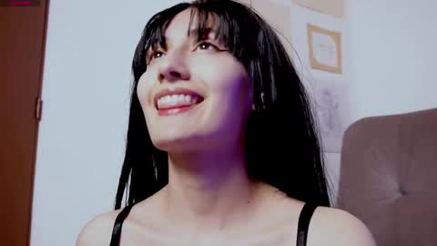 LOLA online show from November 2025 10:53:02 PM