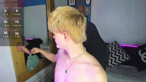 Vlad  online show from November 2025 02:39:01 PM