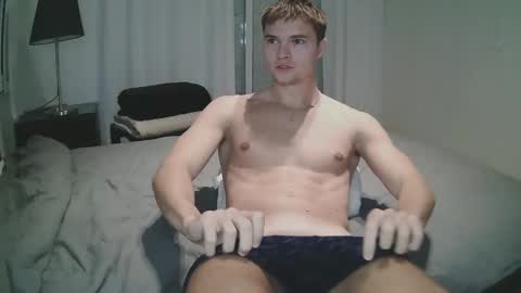 Snapshot of vouvoucouple chatting on December 2024 06:31:02 PM Tim online show from December 2024 06:31:02 PM