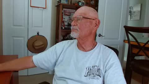 Vueuorme online show from September 2025 04:12:02 PM