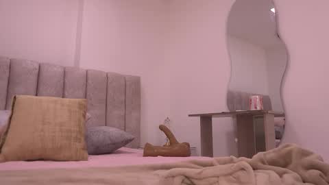 Violeta online show from November 2025 03:06:02 AM