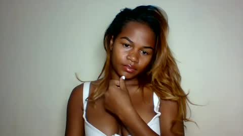vynarahot online show from June 2026 05:15:01 PM