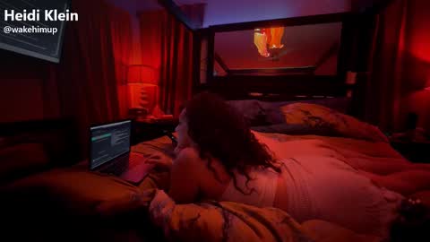 Snapshot of wakehimup chatting on November 2025 06:35:01 AM wakehimup online show from November 2025 06:35:01 AM