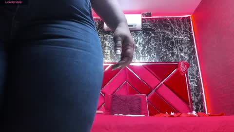 waleska   online show from April 2026 12:02:01 PM