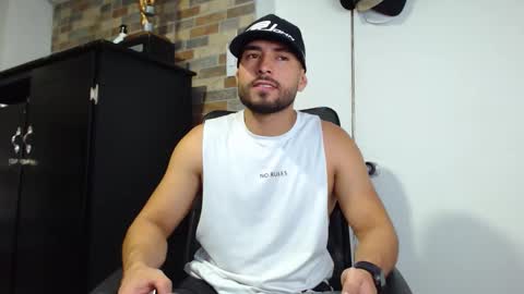 WALTER BROWN  online show from December 2025 10:27:01 PM