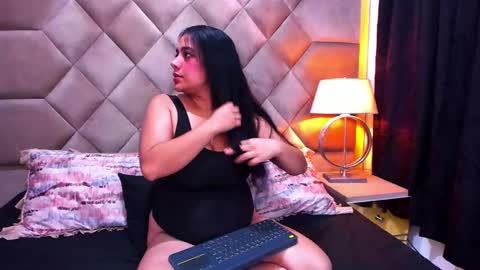 Snapshot of wanda_ember chatting on March 2025 01:23:01 AM Wanda and Ember online show from March 2025 01:23:01 AM