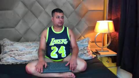 Snapshot of wanda_ember chatting on March 2025 02:36:01 AM Wanda and Ember online show from March 2025 02:36:01 AM