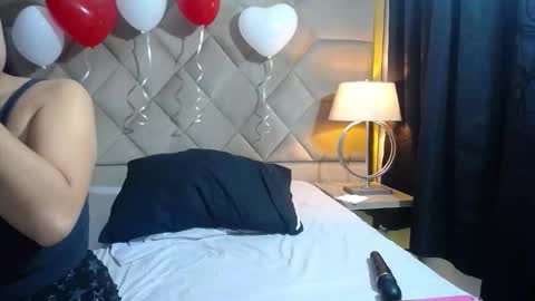 Snapshot of wanda_ember chatting on September 2025 09:56:01 AM Wanda and Ember online show from September 2025 09:56:01 AM