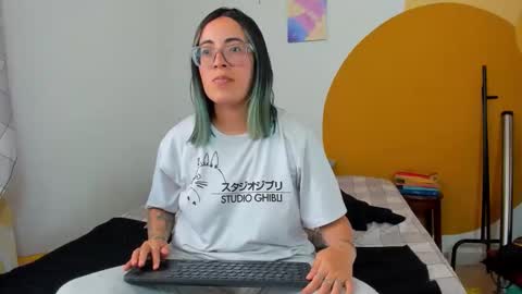 Waningrose  Lu online show from November 2025 05:46:02 PM