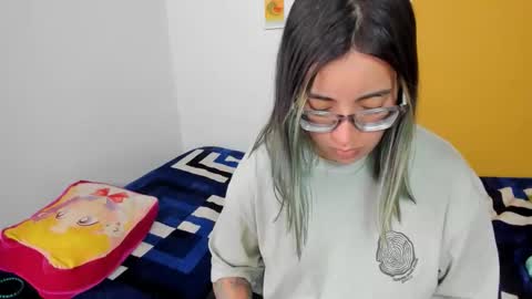 Waningrose  Lu online show from December 2025 01:50:02 PM