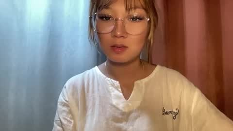 Snapshot of wanna_bewithyouxxx chatting on March 2026 02:23:01 PM LIZA online show from March 2026 02:23:01 PM