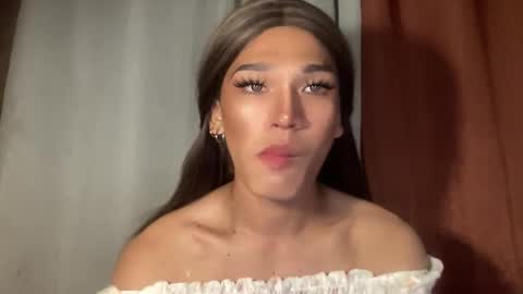 Snapshot of wanna_bewithyouxxx chatting on April 2026 05:10:01 PM LIZA online show from April 2026 05:10:01 PM